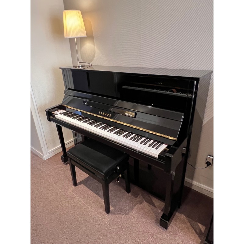 YAMAHA B3E noir verni - Piano d'occasion