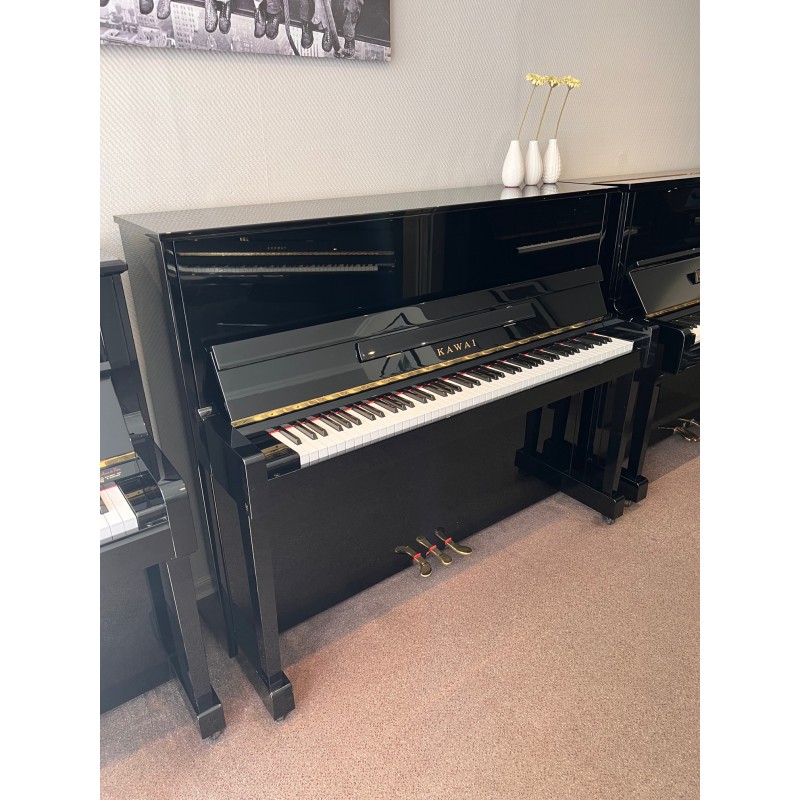 Pianos droit d'occasion KAWAI K25e noir verni