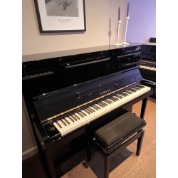 Piano d'occasion YAMAHA U1 noir verni.